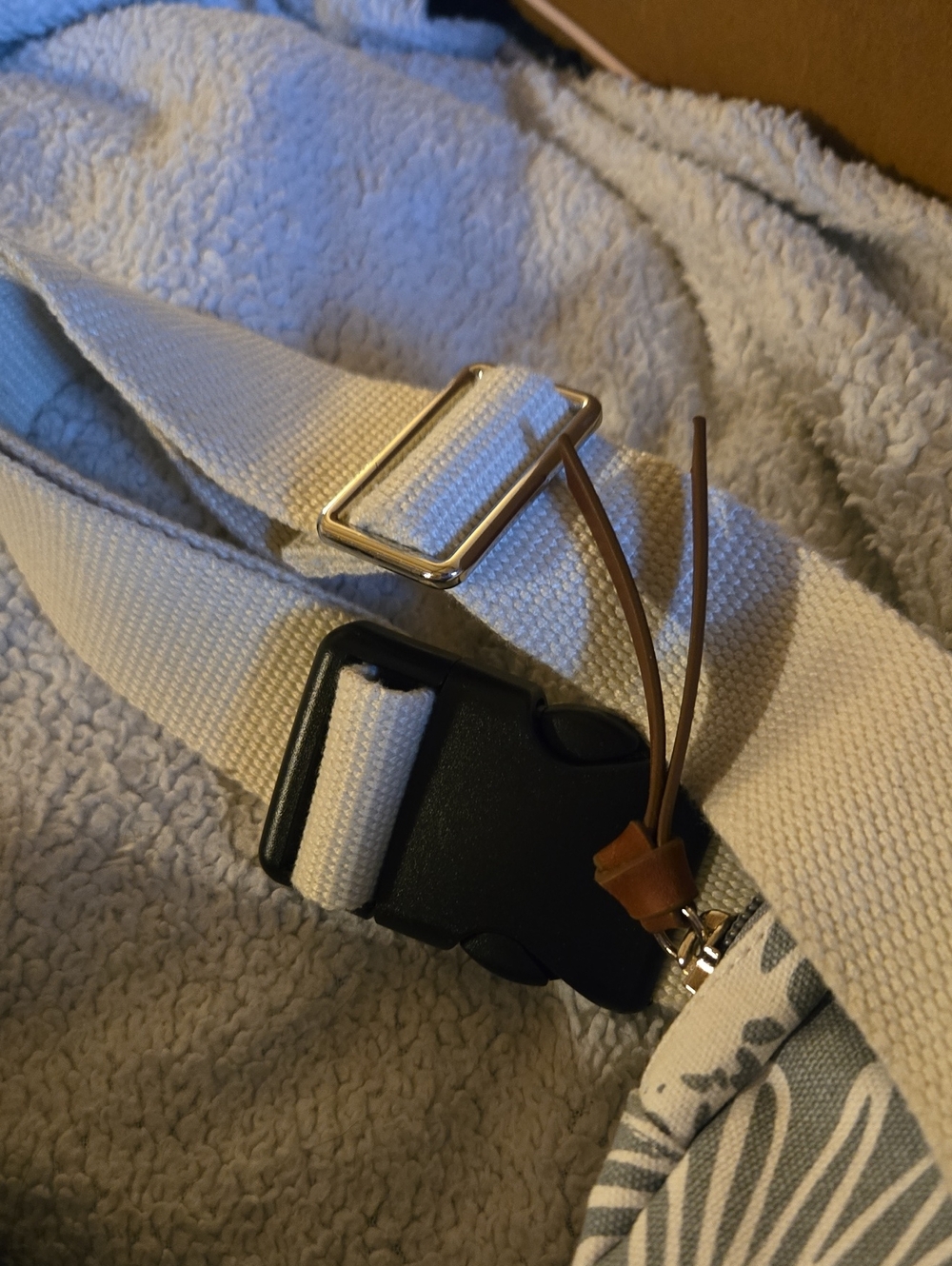 Gray and White Pineapple Print Fanny Pack - Picture 5 of 5